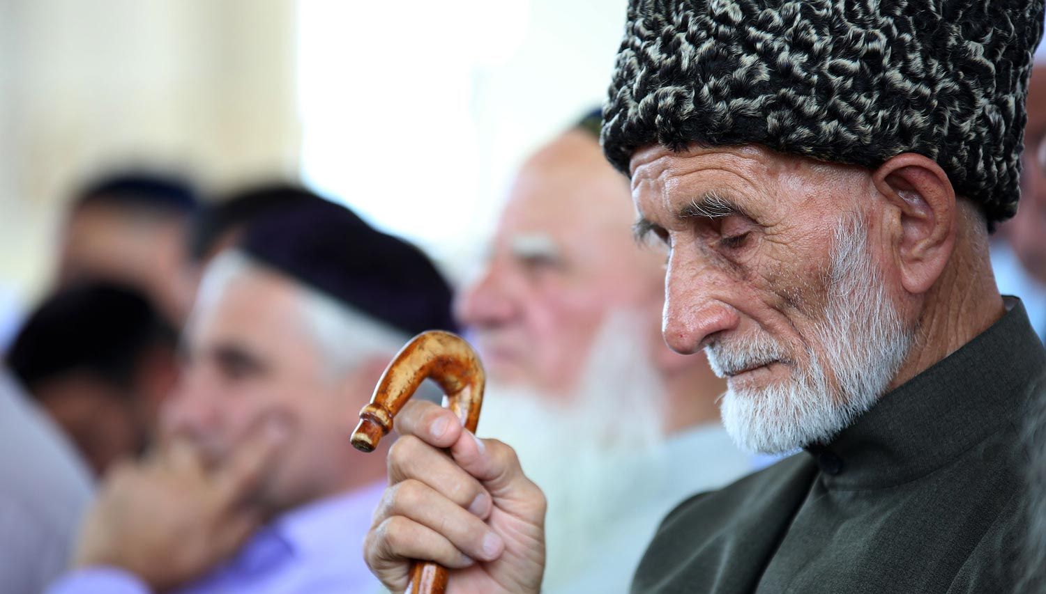 Старик мусульманин. Старики в Исламе. Старики Кавказа. Чеченские традиции уважение к старшим.